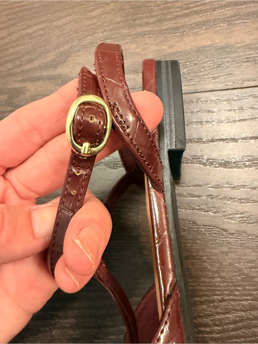 ON Women’s Burgundy T-Strap Croc-Embossed Flat - Picture 5 of 5